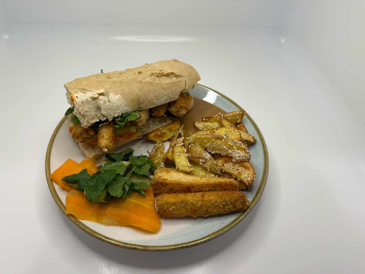 Crispy Tofu Banh Mi! mit Zwiebel-Paté