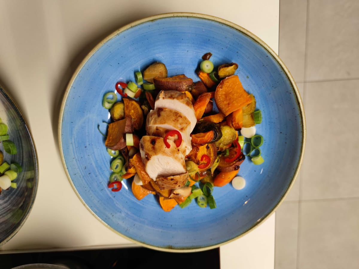 Asiatisches &amp;quot;Stir Fry&amp;quot; vom Blech mit Hähnchenbrust Rezept | HelloFresh