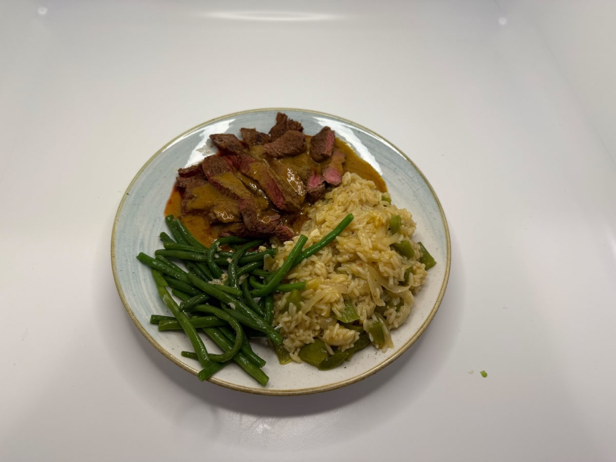 Striploin-Steak mit Cajun-Senf-Butter