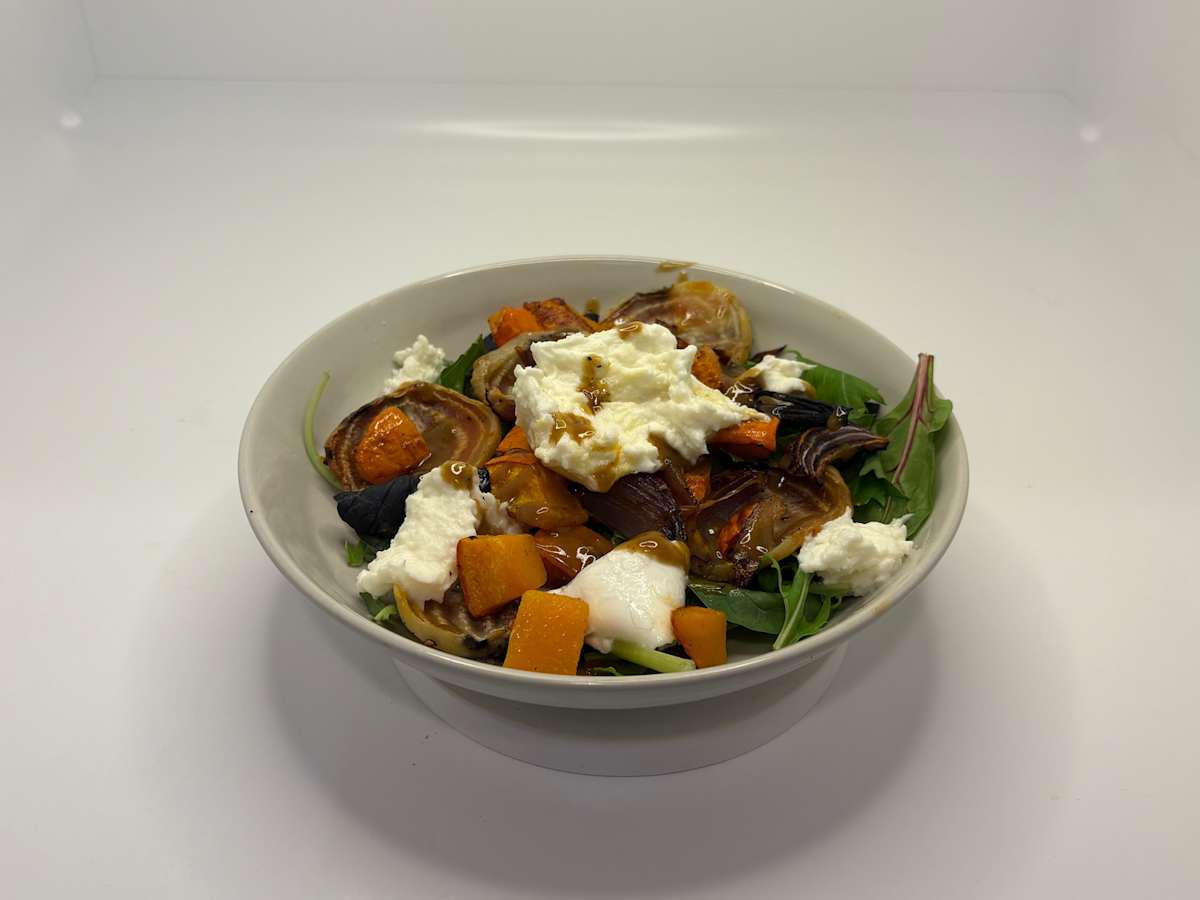Winterlicher Salat mit Büffelmozzarella