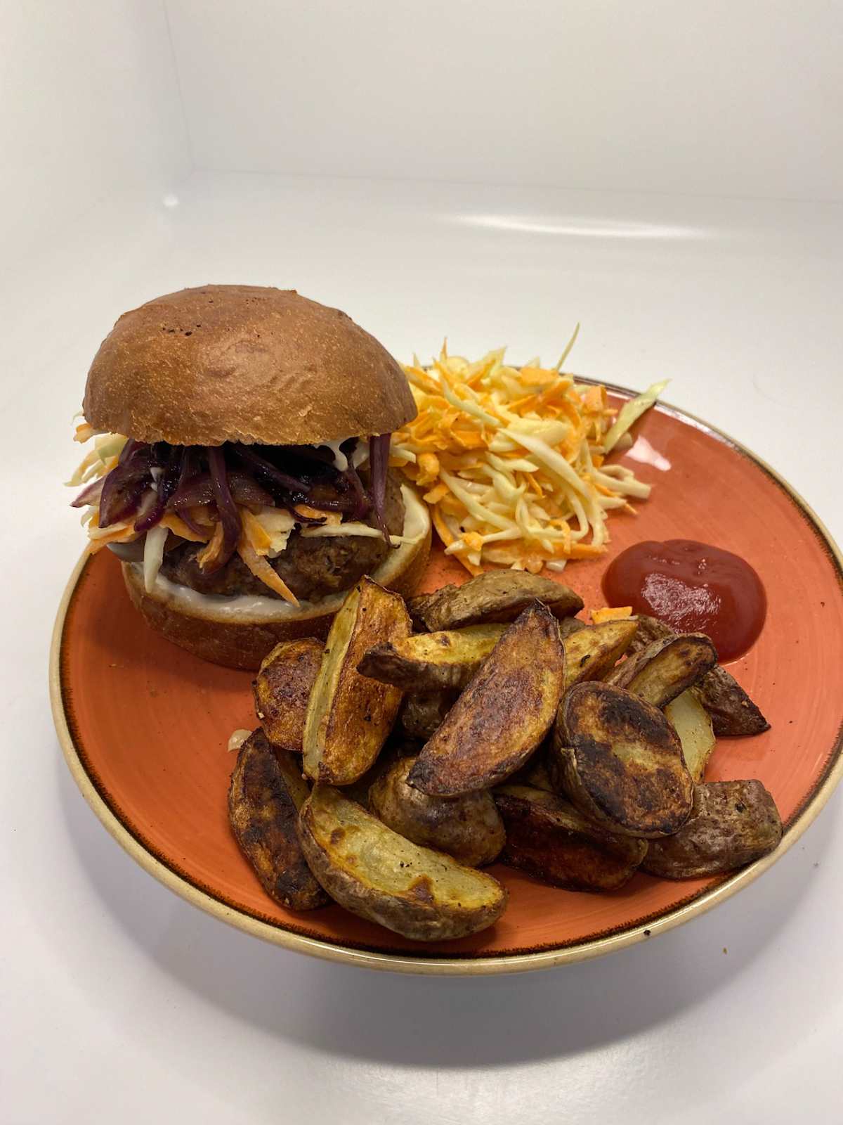 Chipotle-Burger mit Käse gefüllt!