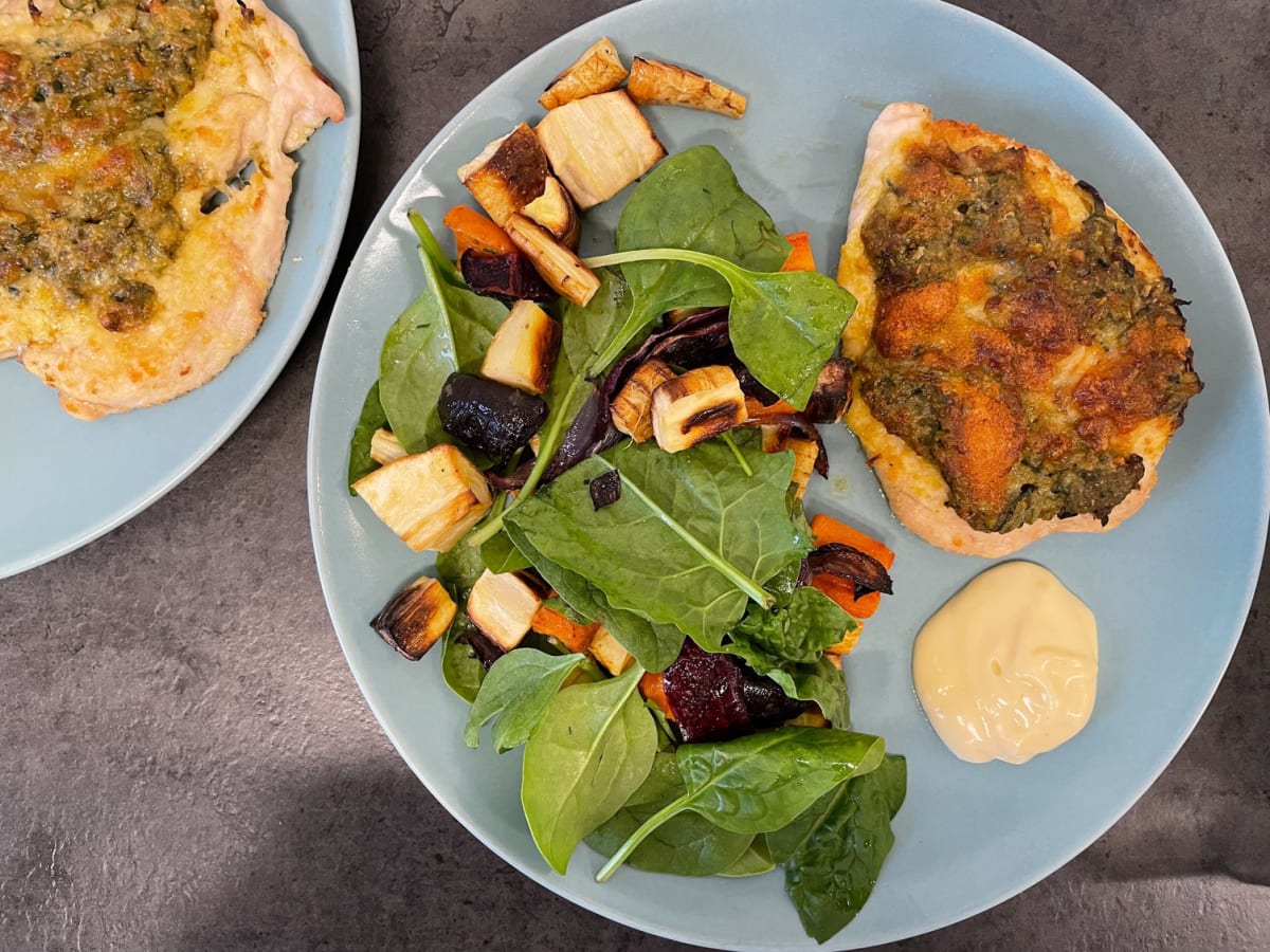 Zucchini and cheese gratinated chicken