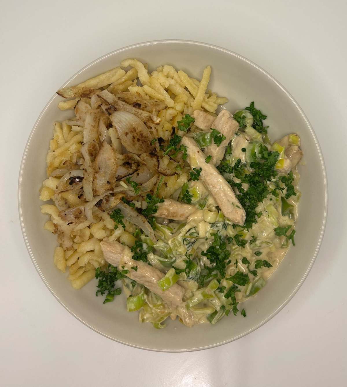Omas Schweinegeschnetzeltes in Senfrahm