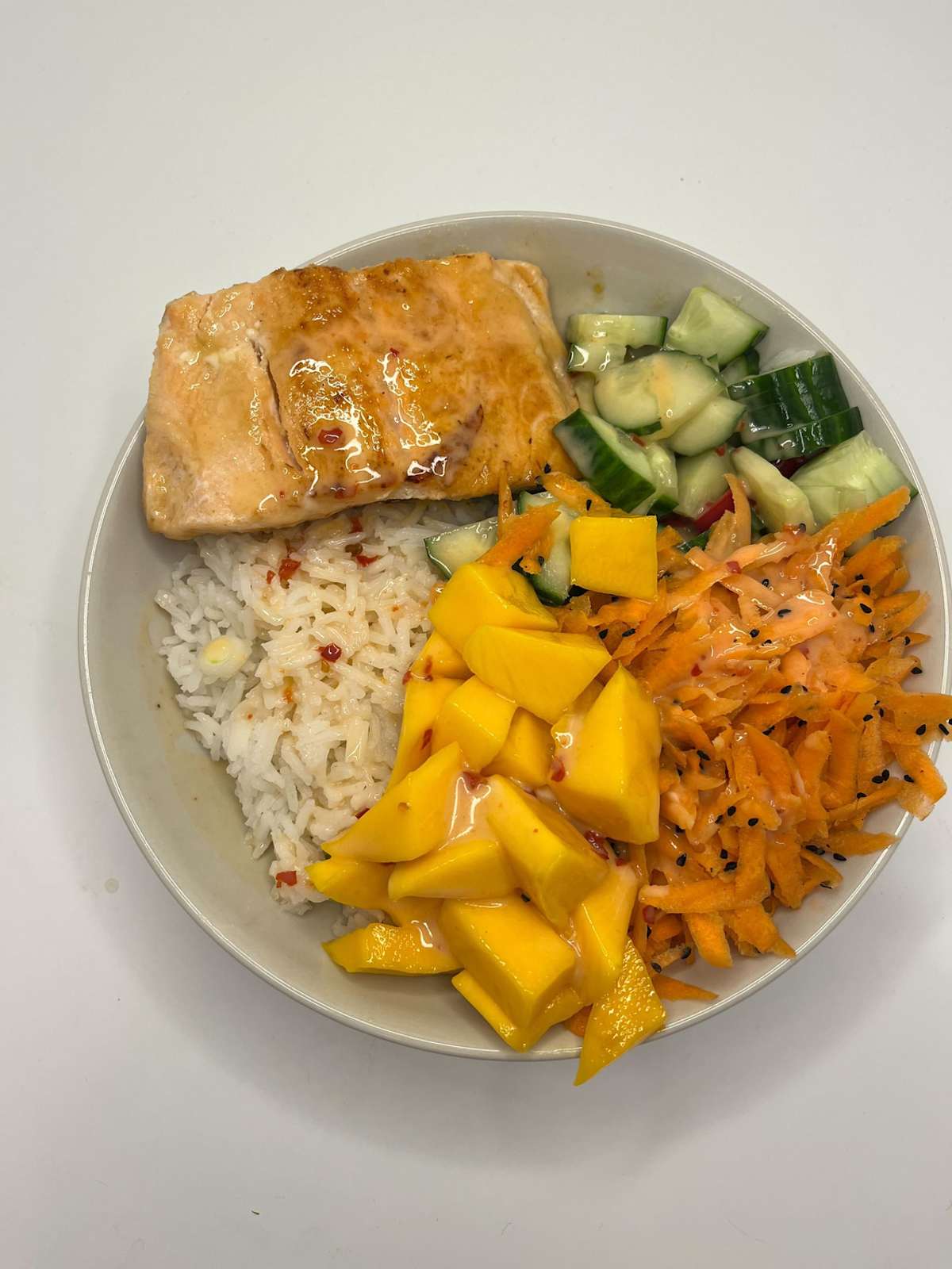 Lachs Poké-Bowl! mit Mango