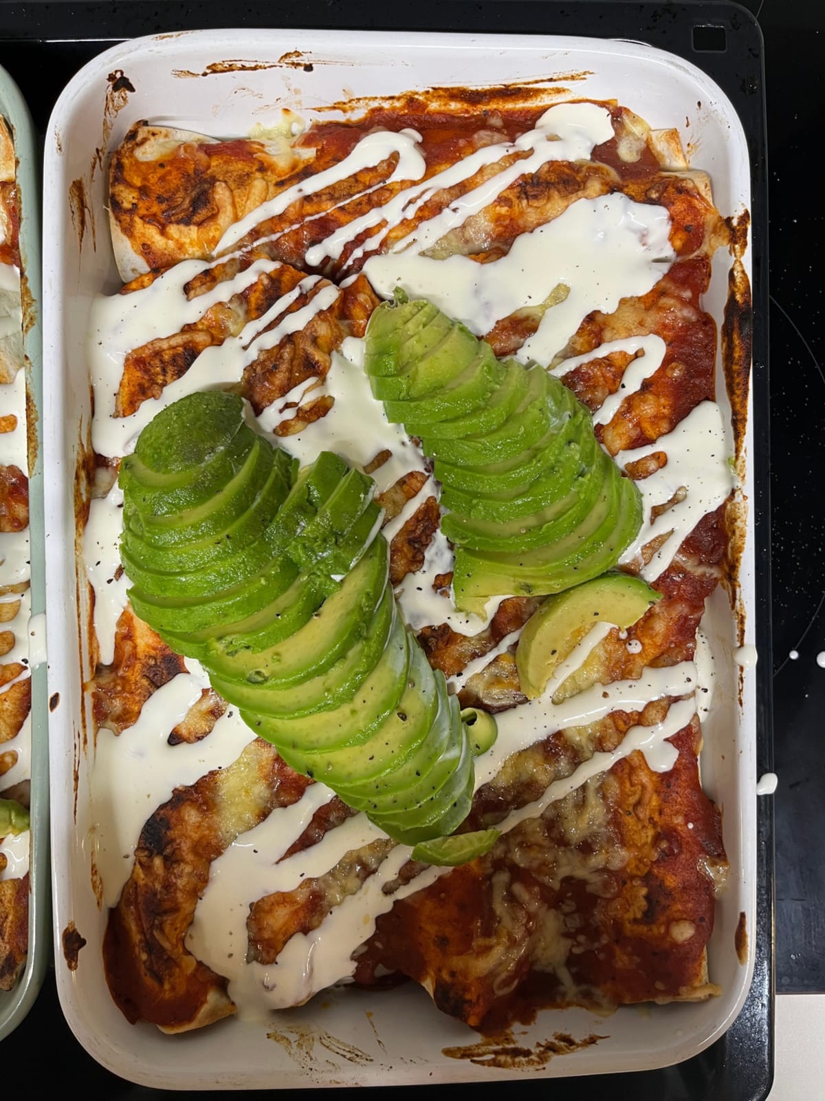 Cheesy Beef Enchiladas XXL mit Avocado 