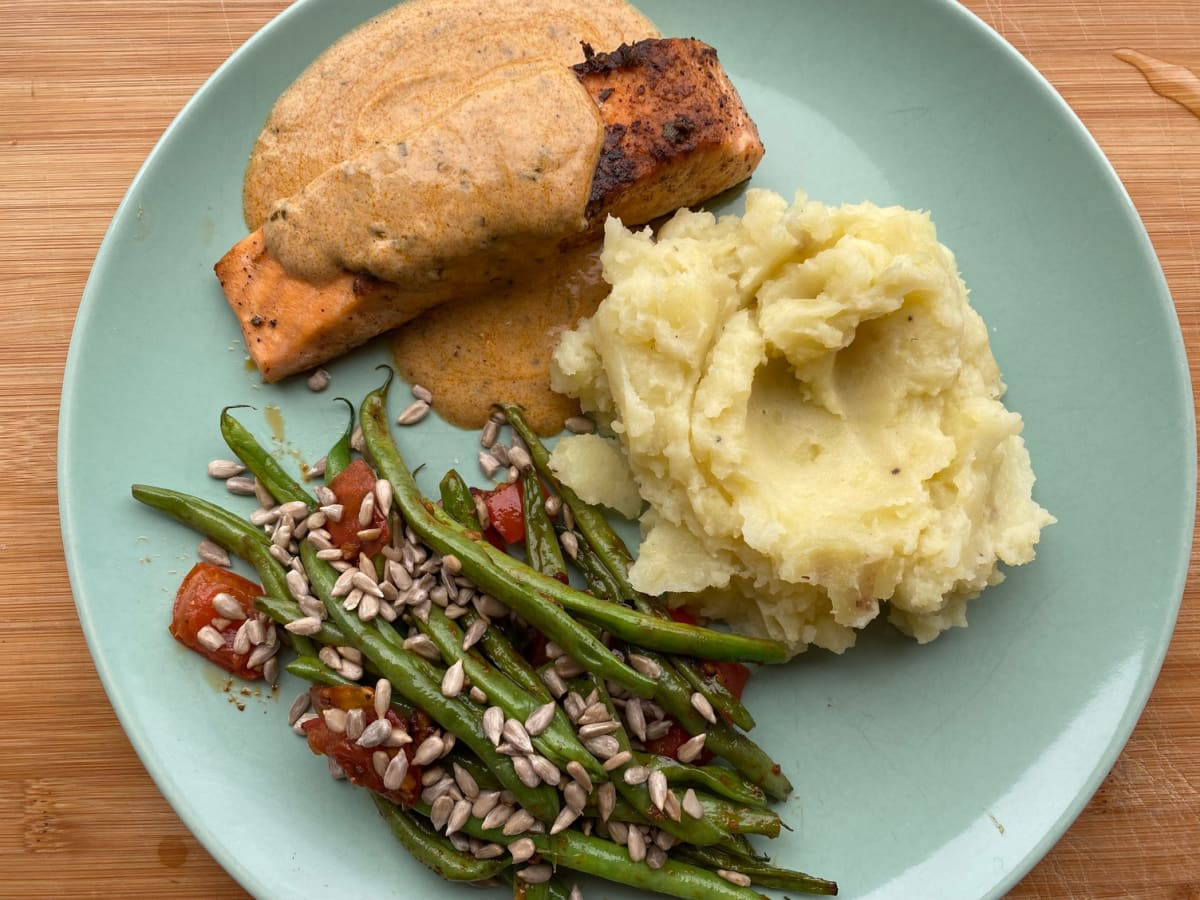 Creamy paprika salmon