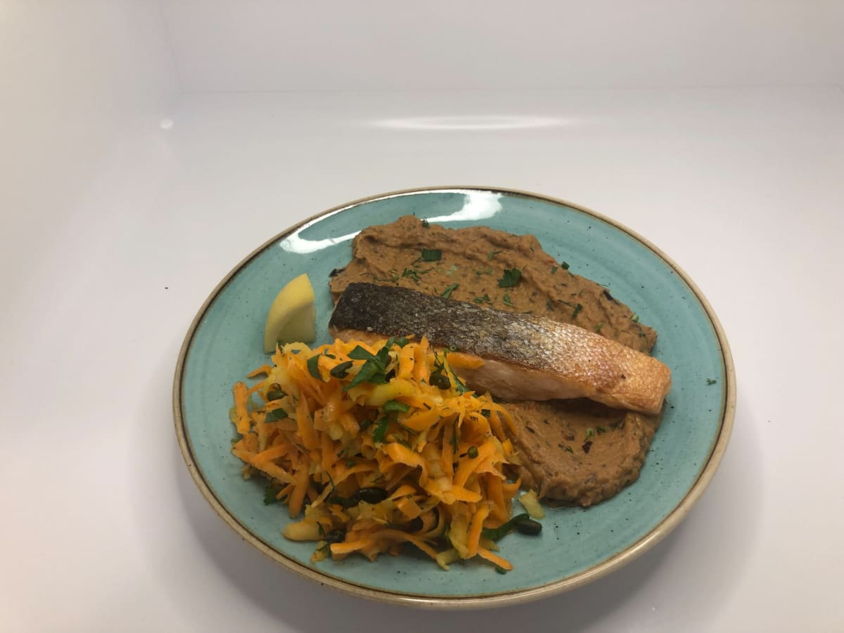 Balkanischer Lachs-Teller! Rezept | HelloFresh
