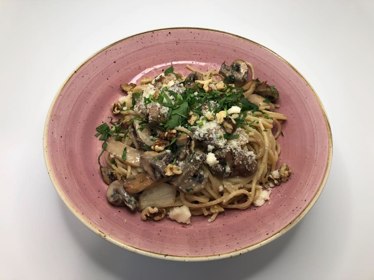 Spaghetti mit Pilzrahm-Soße, Rezept | HelloFresh