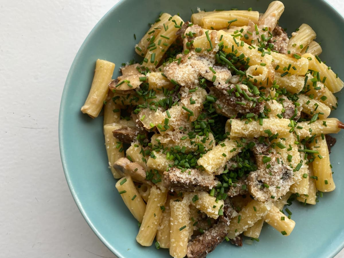 Pulled bean and mushroom rigatoni