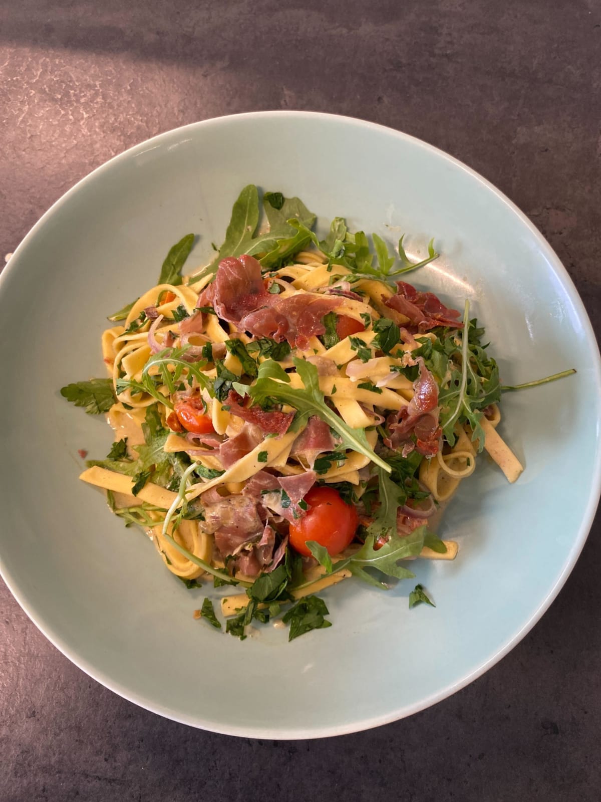 Fresh fettuccine with crispy prosciutto 
