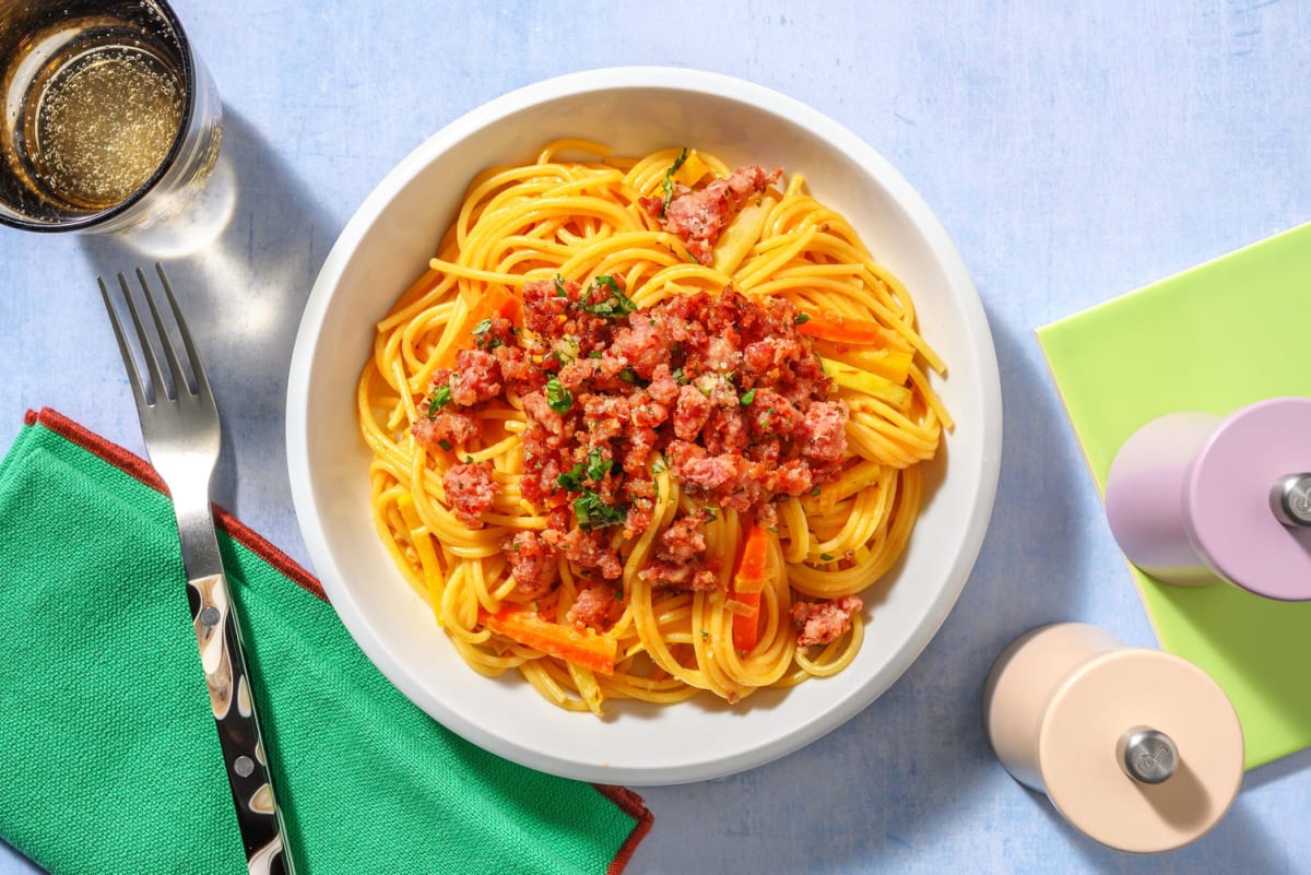 Spaghetti Calabrese mit Salsiccia-Käse-Topping