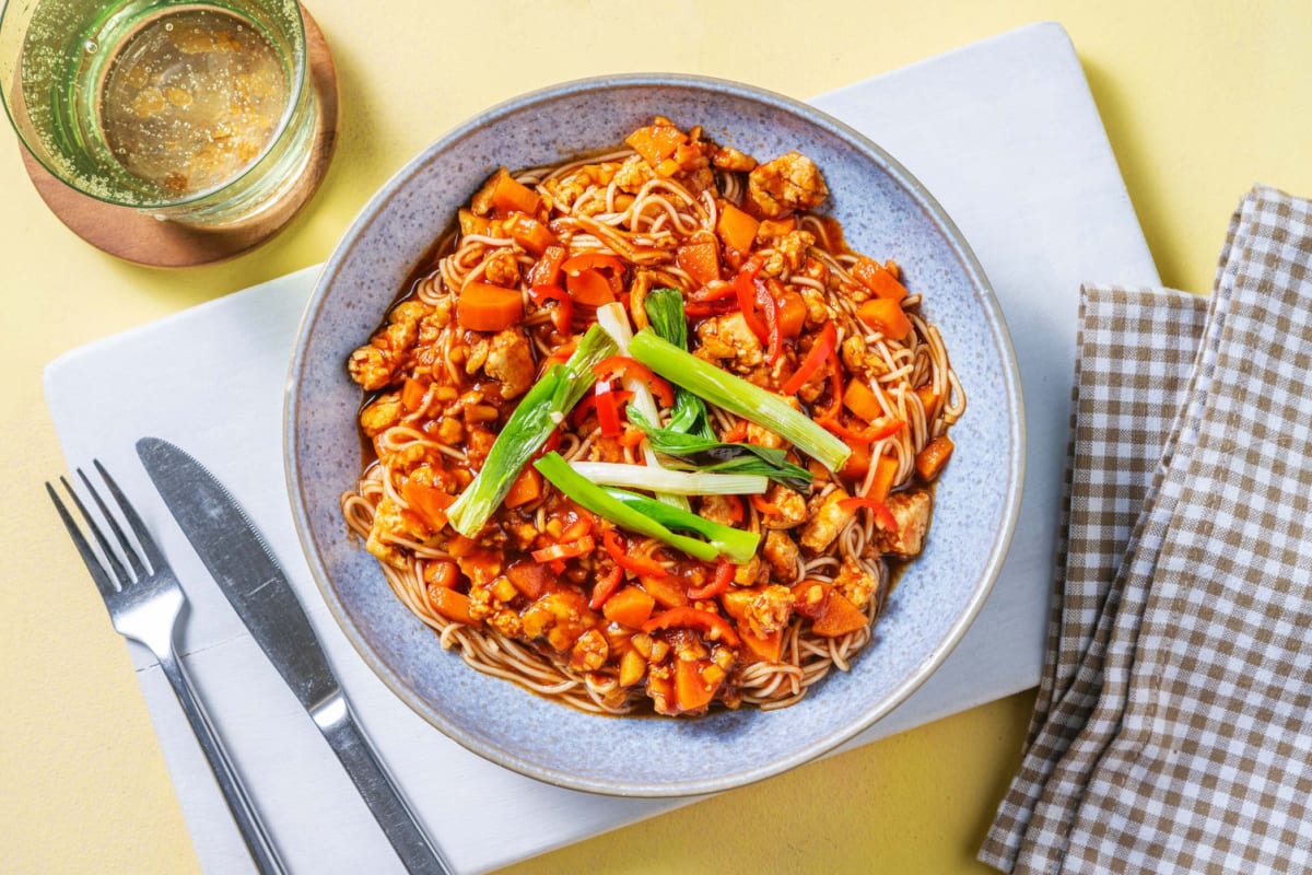 Asian Tofu-Bolognese mit Somennudeln