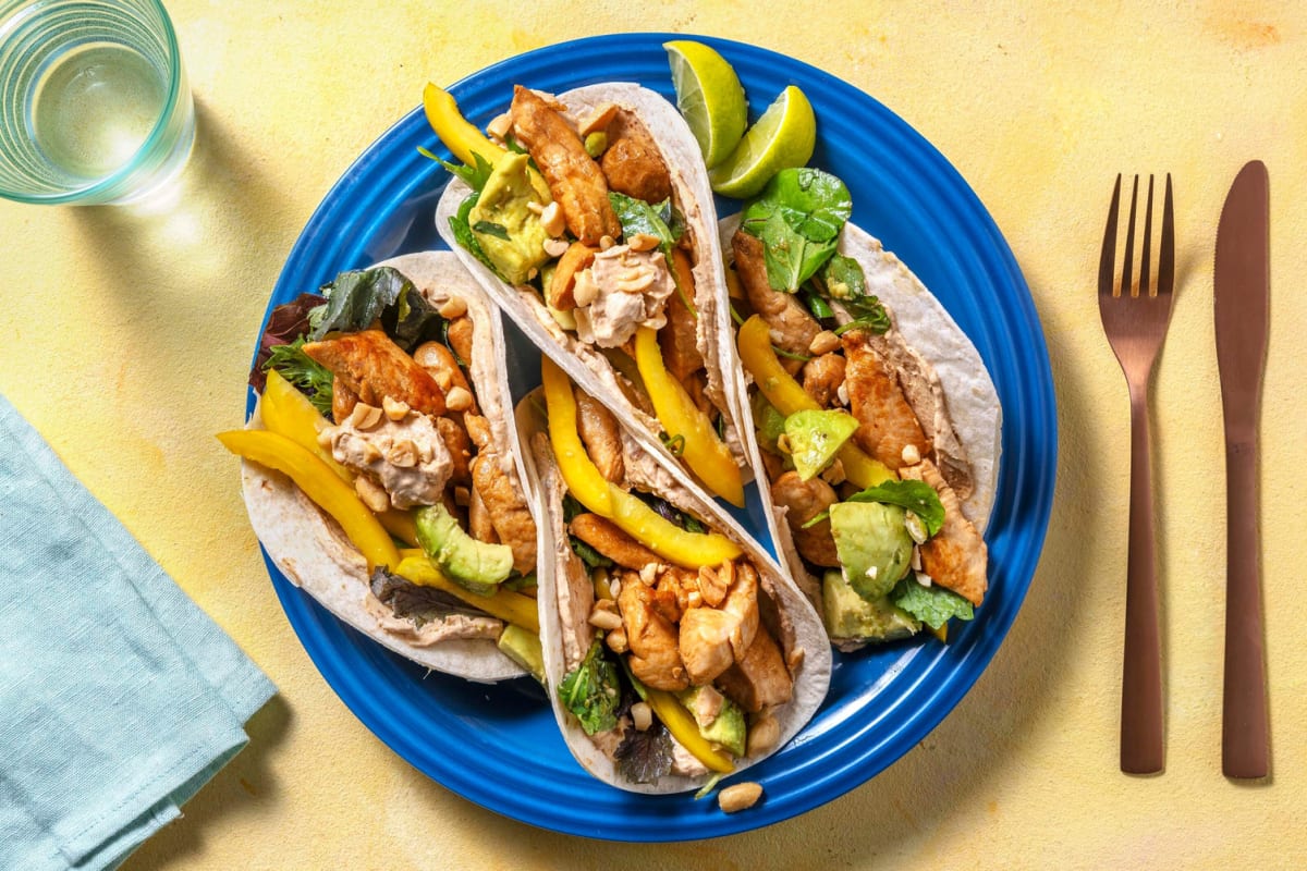 Asia-Tacos mit Hähnchen, Avocado und Paprika