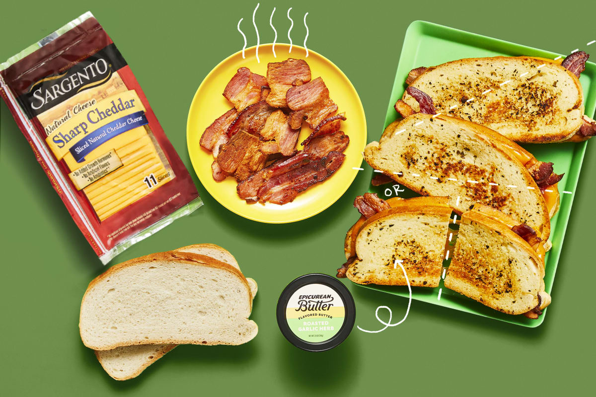 https://img.hellofresh.com/f_auto,fl_lossy,q_auto,w_1200/hellofresh_s3/image/bacon-cheddar-grilled-cheese-d2b263cf.jpg