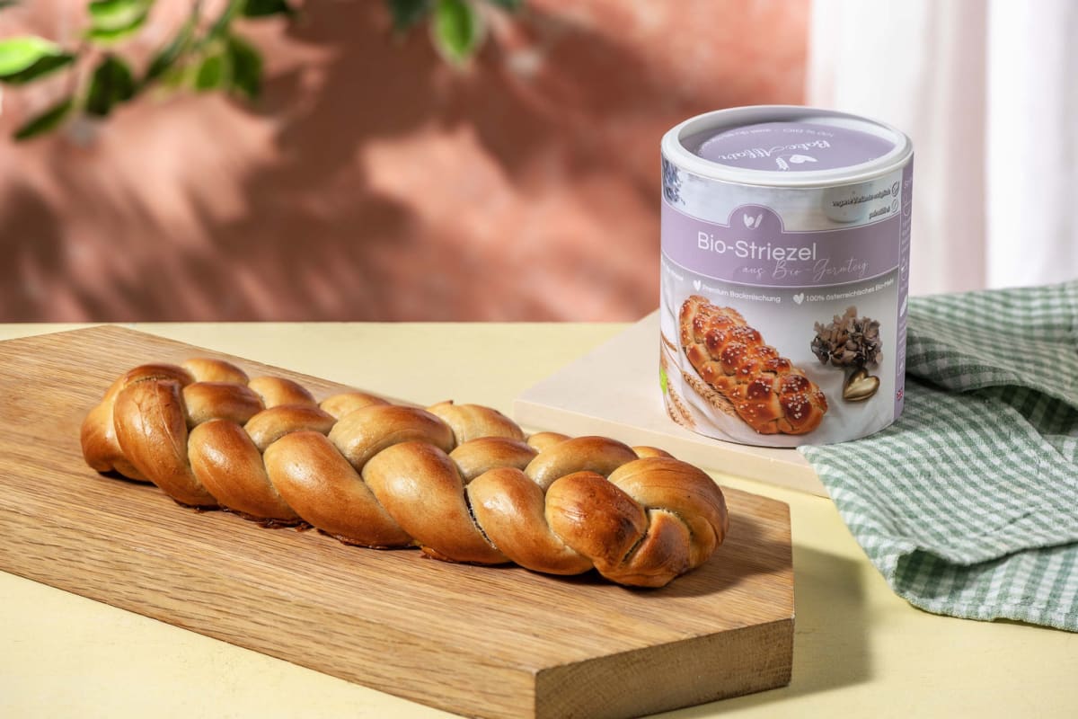 Bio-Striezel-Backmischung aus Germteig