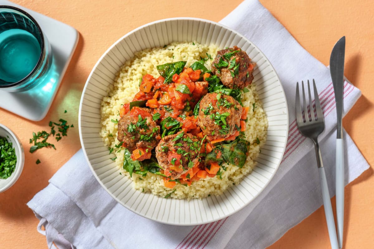 Boulettes de bœuf aux épices marocaines dans une sauce tomate