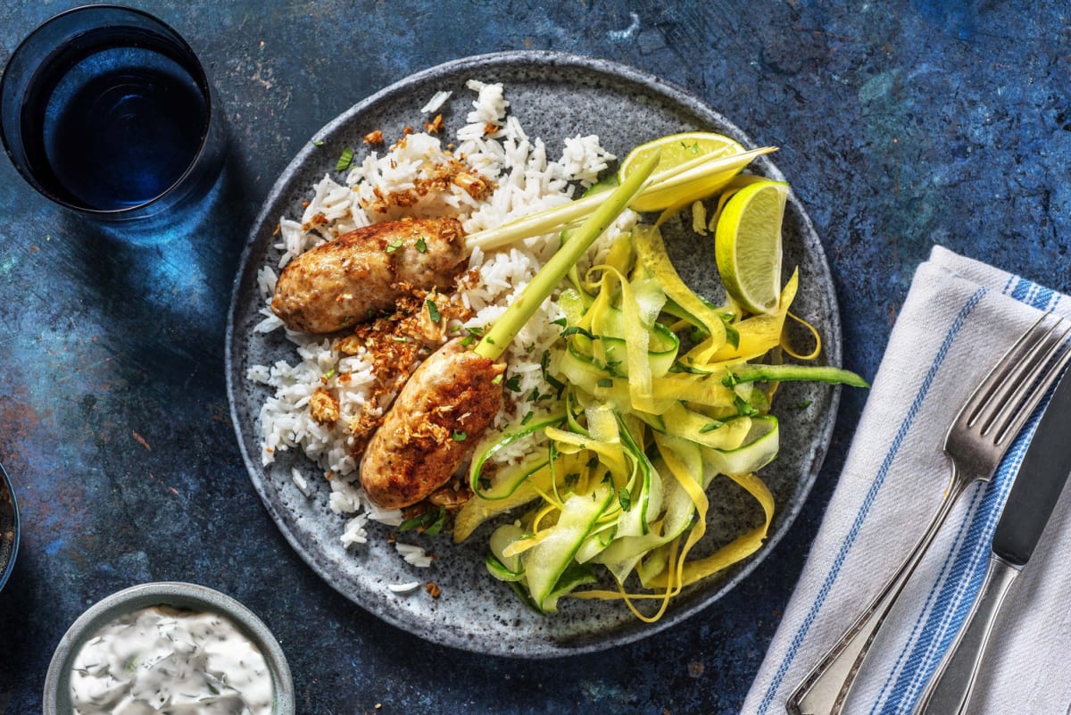 Brochettes de poulet sur tige de citronnelle et riz parfumé au lait de coco