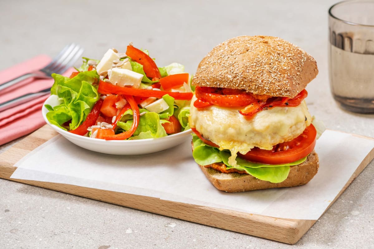 Kipburger met rode pesto, mozzarella