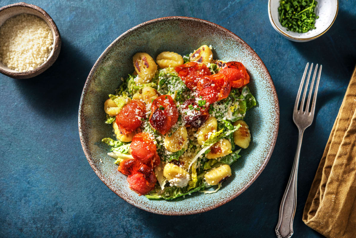 Caesar-Salat mit gebratenen Gnocchi