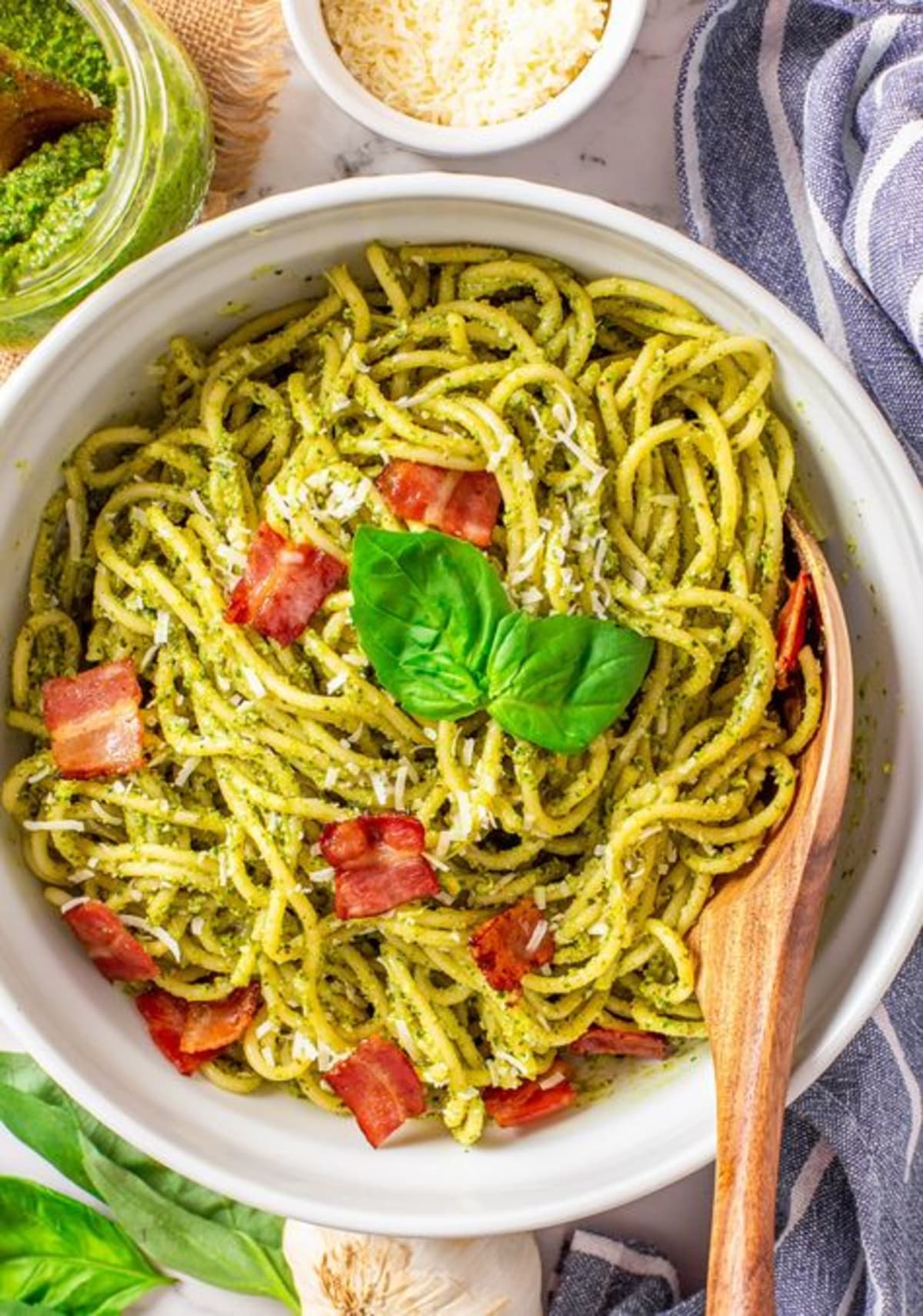 Creamy Bacon and Pesto Spaghetti