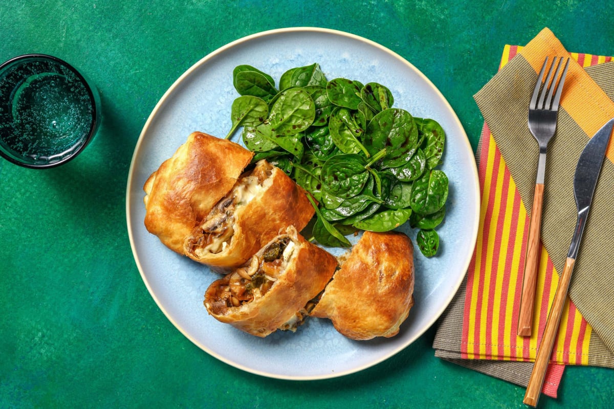 Champignon-Camembert-Strudel Rezept | HelloFresh