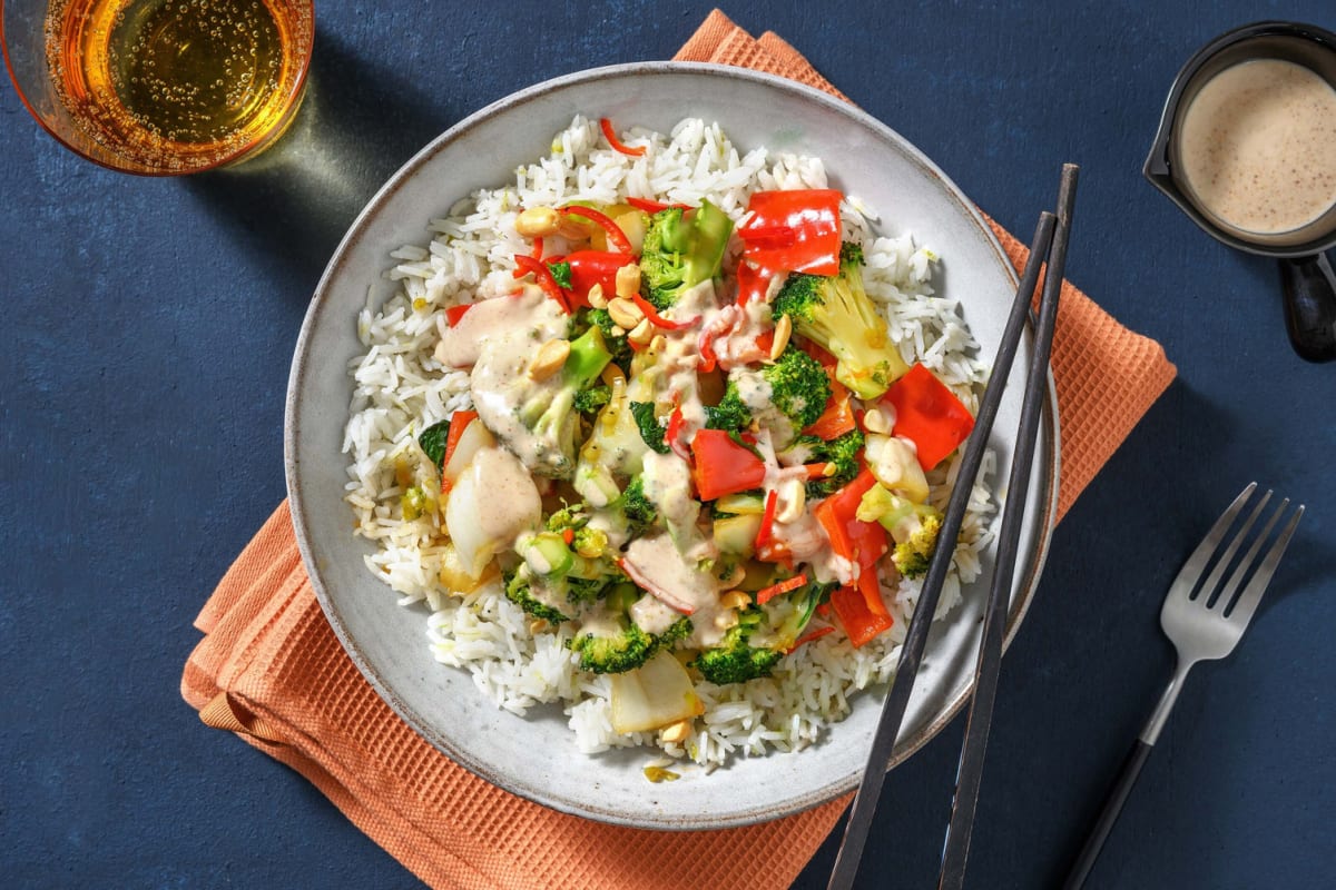 Erdnuss-Kokos-Bowl mit Pak Choi und Broccoli