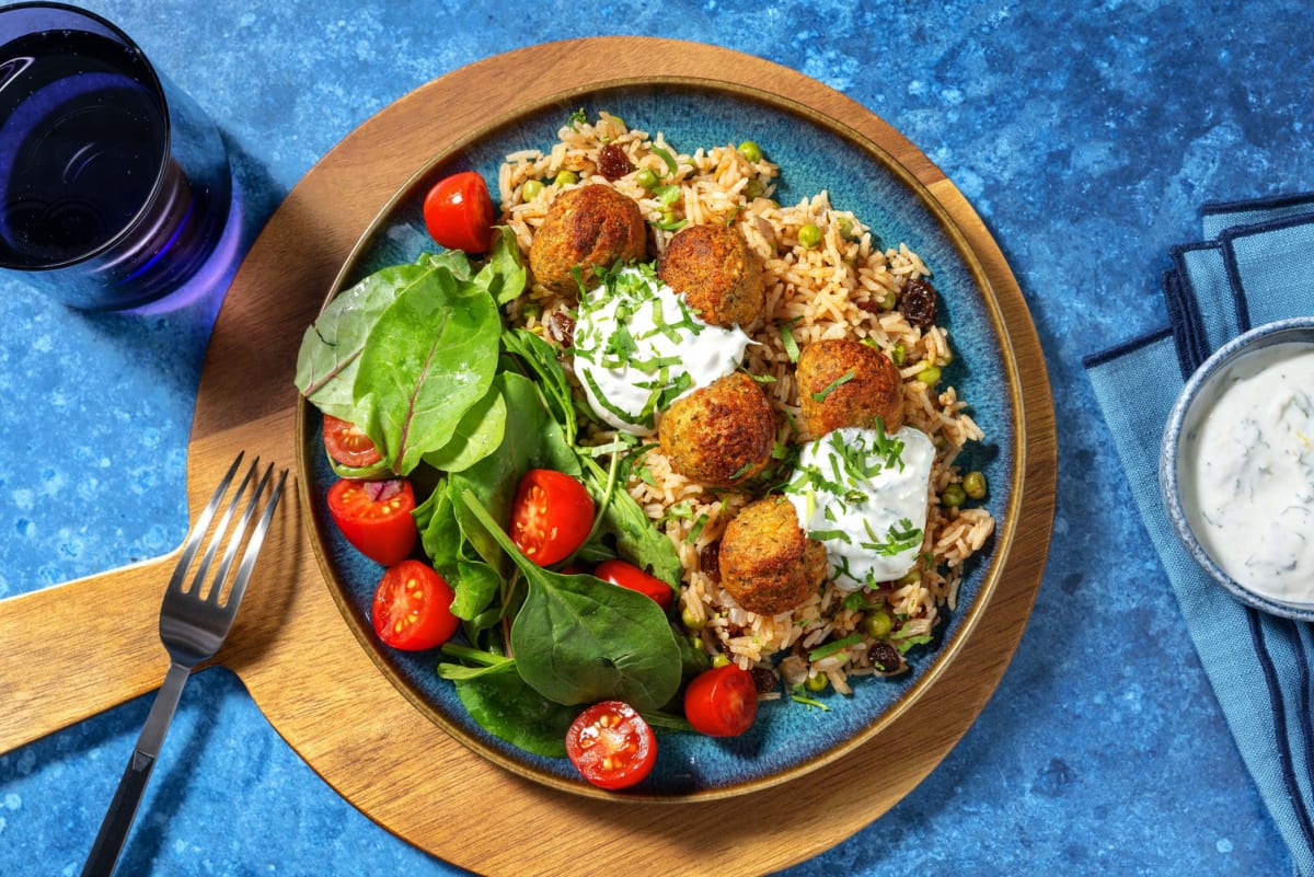 Falafels croustillants sur pilaf de riz coloré