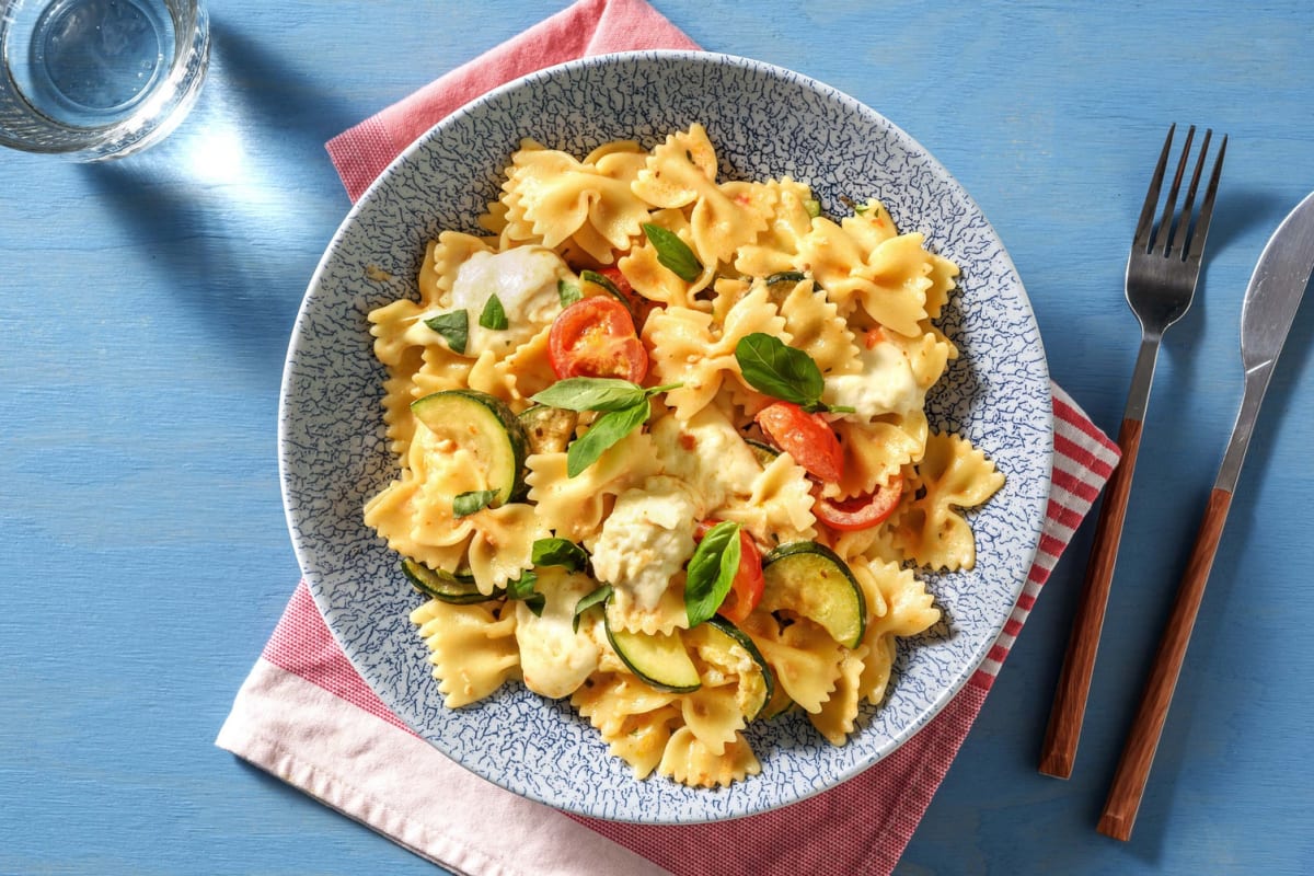 Farfalle Caprese mit Büffelmozzarella