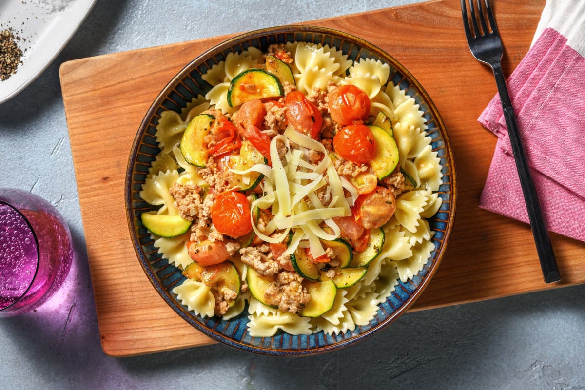 Farfalle au poulet haché en sauce crémeuse