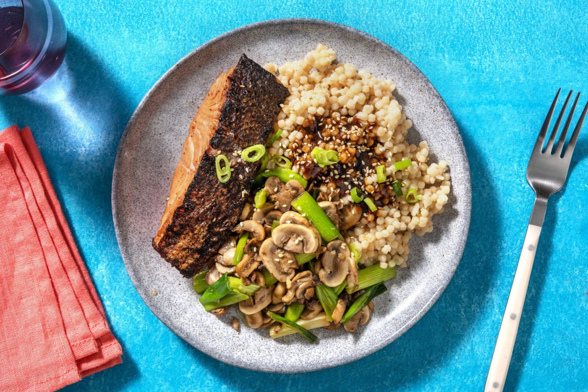 Oosters gemarineerde zalmfilet met parelcouscous