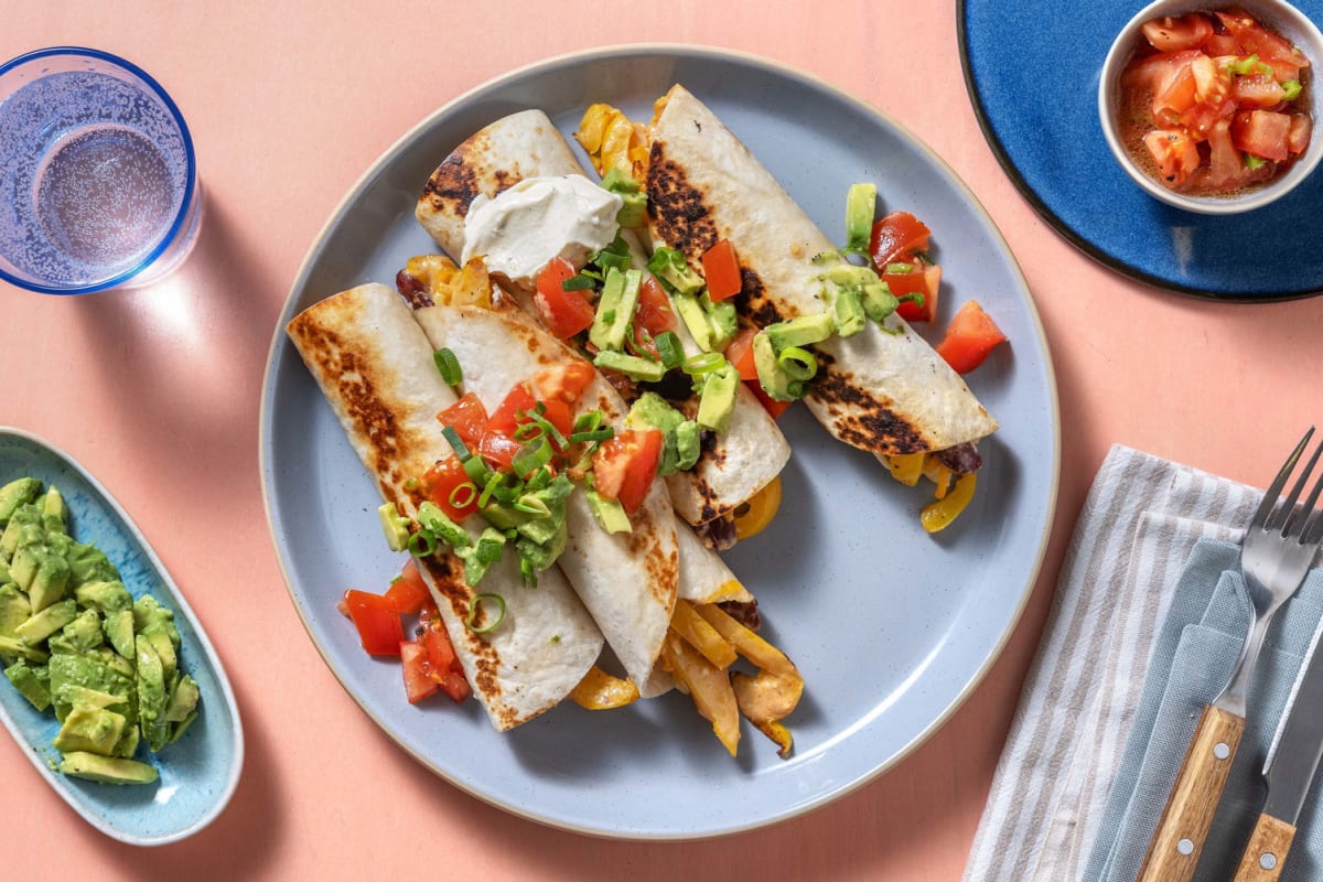 Flautas! Knusprige Tortillarollen mit Avocado-Tomaten-Salsa