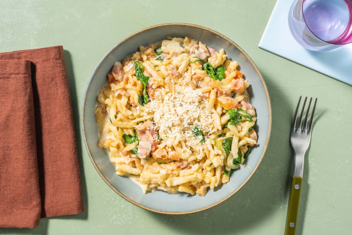 Frische Eierspätzle mit Bacon und Spinat