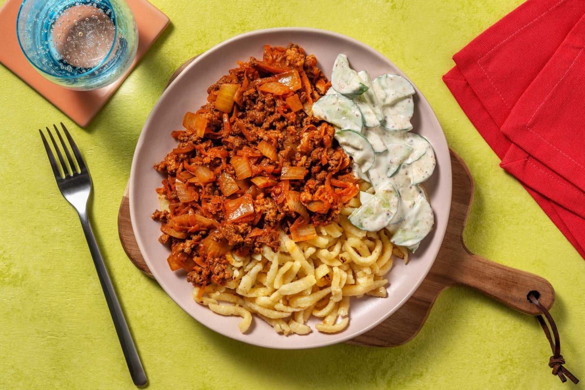 Frische Spätzle in Hackfleisch-Bratensoße