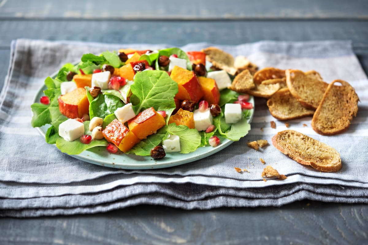 Gebackener Kürbis auf Grünkohlbett mit Ciabatta-Chips,