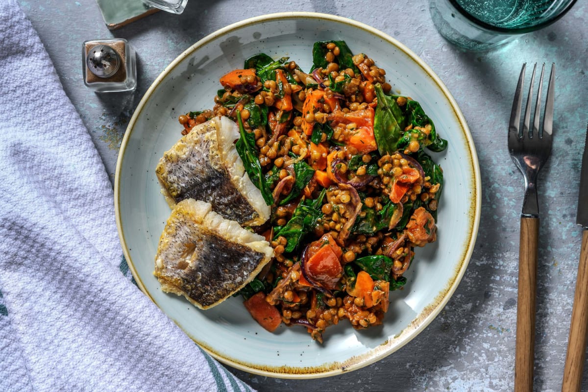 Gebratener Seehecht auf Balsamico-Linsen Rezept | HelloFresh