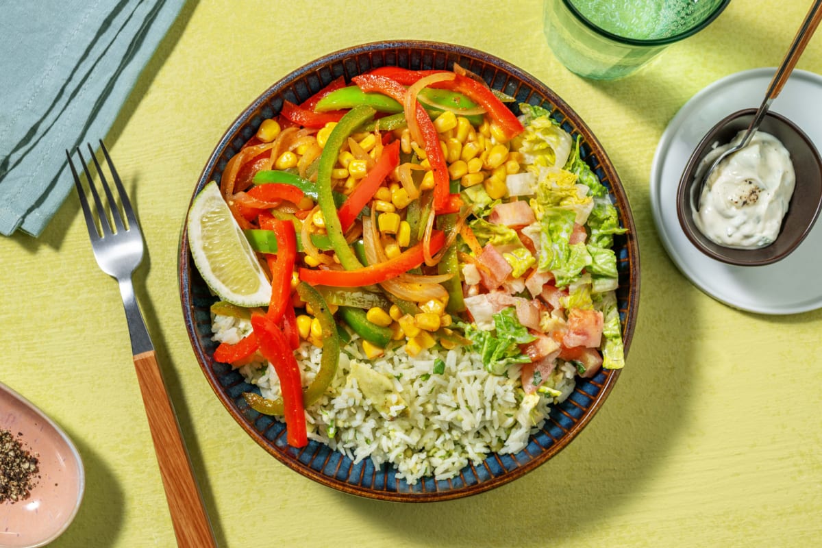 Grüne Burrito-Bowl mit Avocado-Reis