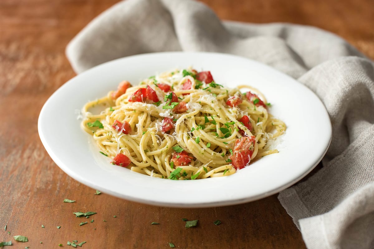 Herzhafte Basilikum-Pesto-Spaghetti