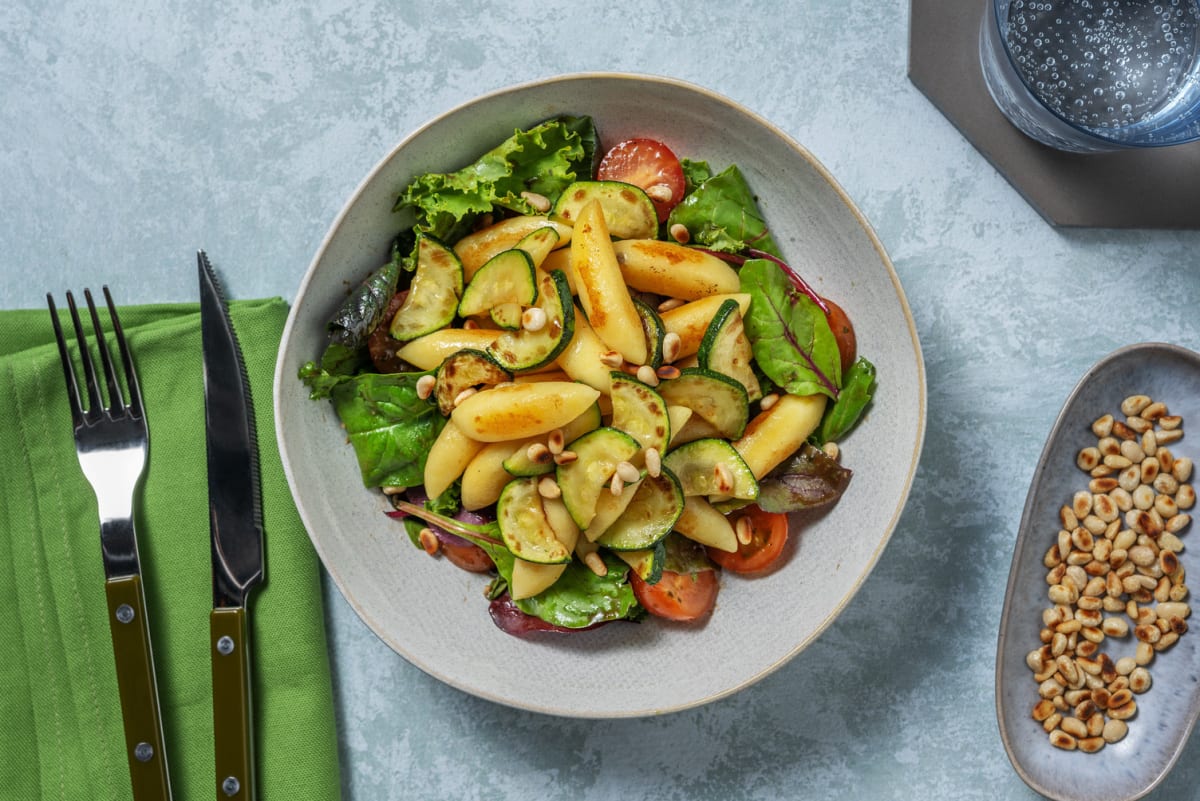 Schupfnudel-Salat mit Knoblauch-Zucchini