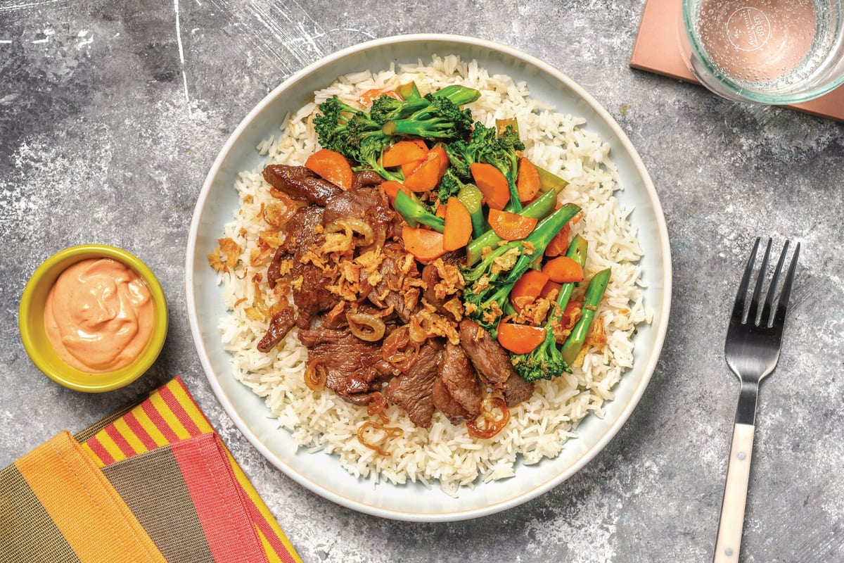 Japanese-Style Beef & Garlic Rice Bowl with Veggies & Coconut-Chilli Mayo