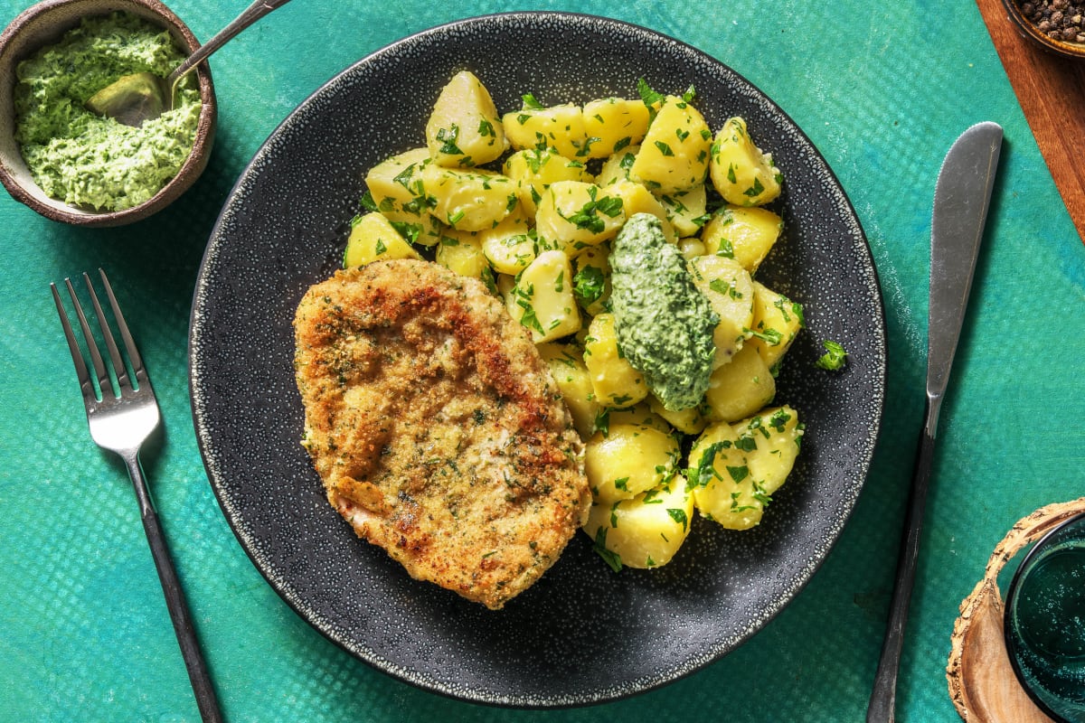 Kräuterschnitzel mit Grünkohldip Rezept | HelloFresh