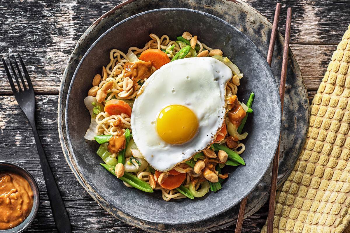 Noedels met zelfgemaakte pindasaus Recept HelloFresh