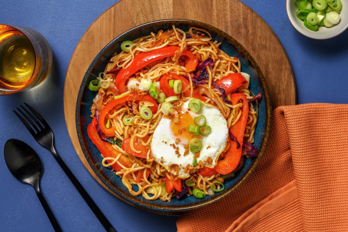 Indonesian-Style Chicken Stir-Fried Noodles