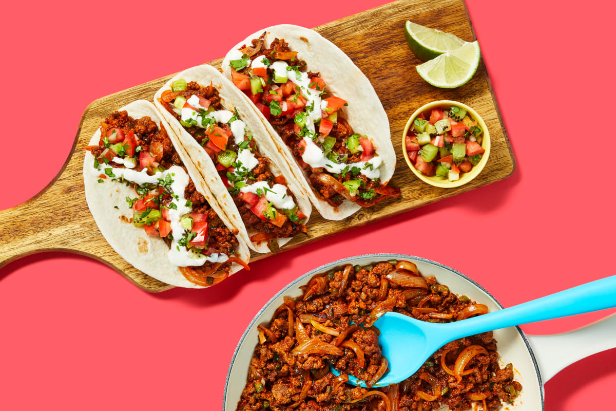 https://img.hellofresh.com/f_auto,fl_lossy,q_auto,w_1200/hellofresh_s3/image/one-pan-beef-poblano-tacos-ab0d48c6.jpg