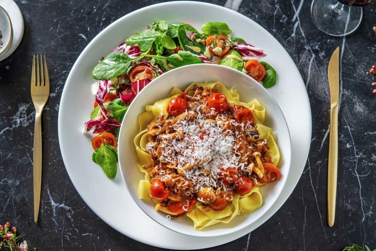 Pappardelle fraîches au ragù de veau, lardons et champignons