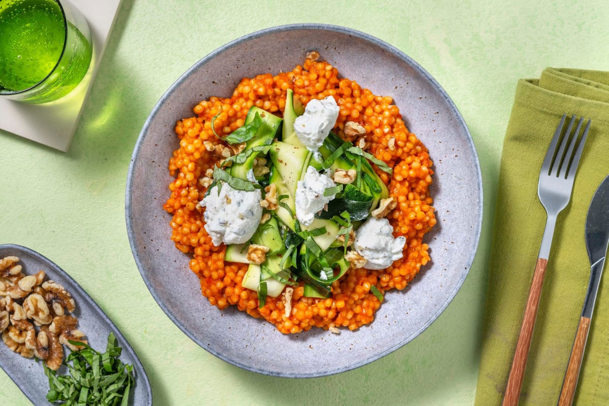 Paprika-Perlencouscous mit Thymian-Ricotta