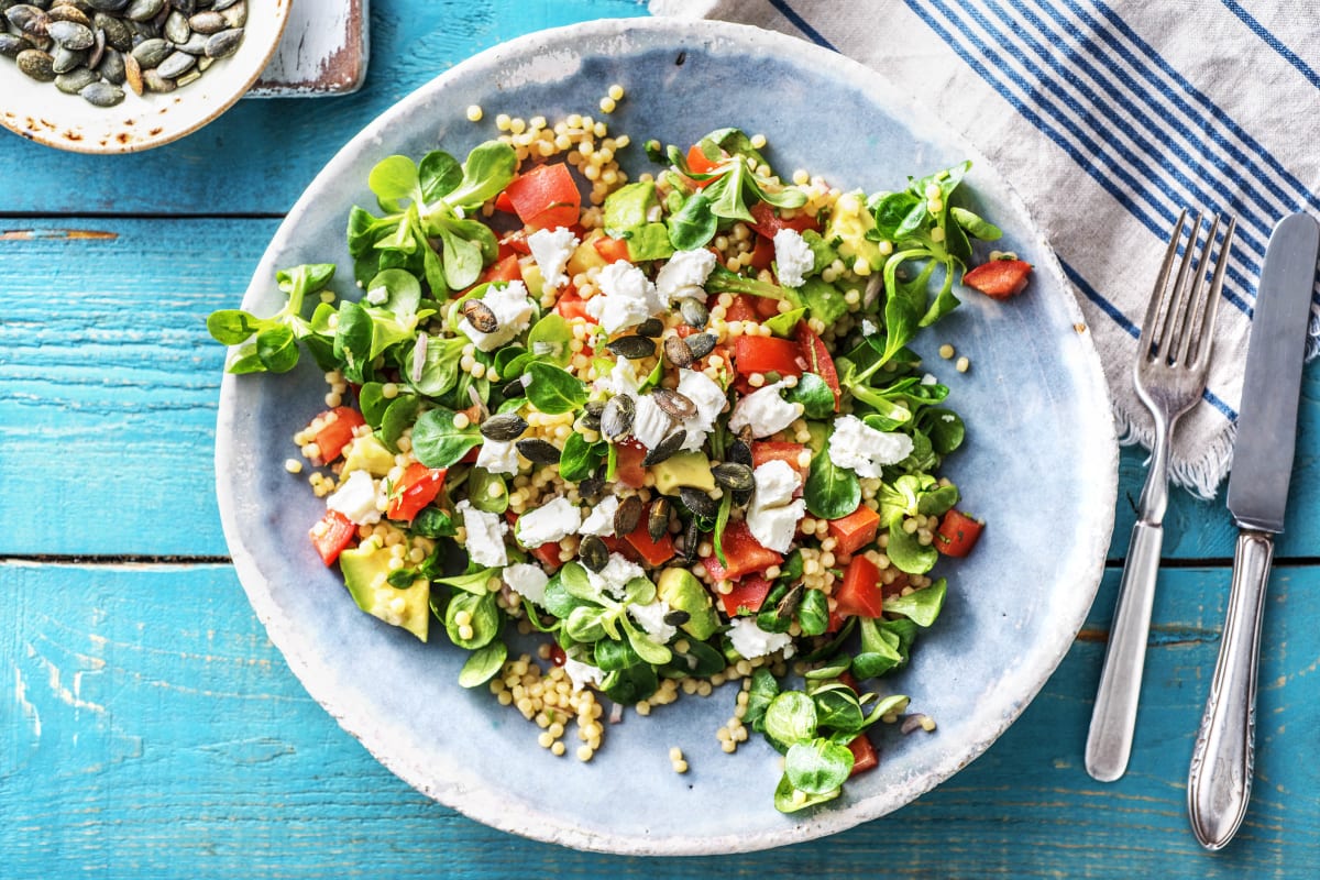 Parelcouscoussalade met avocado en feta