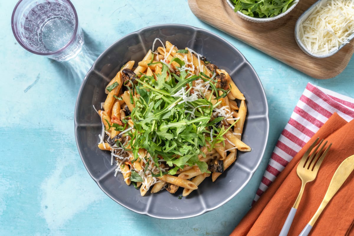 Penne et aubergine en sauce crémeuse