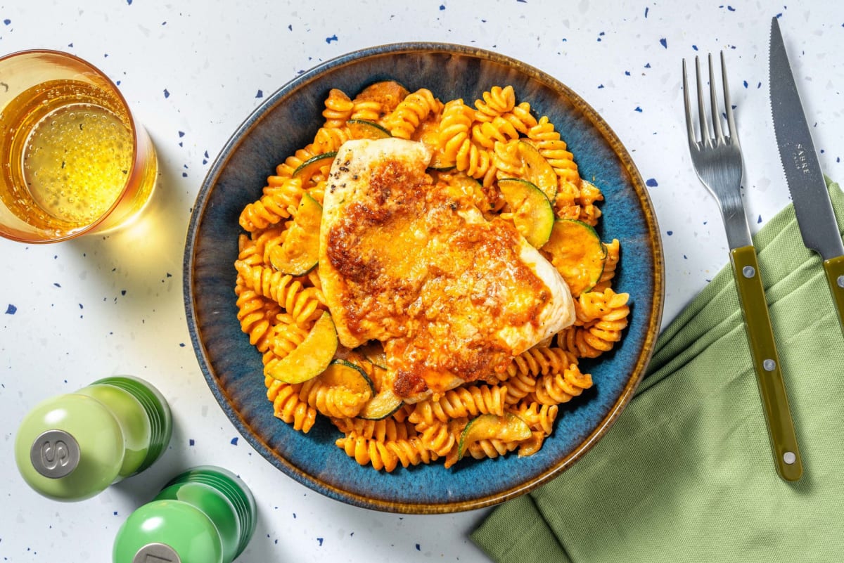 Fusillis de poulet au four au pesto et au parmesan