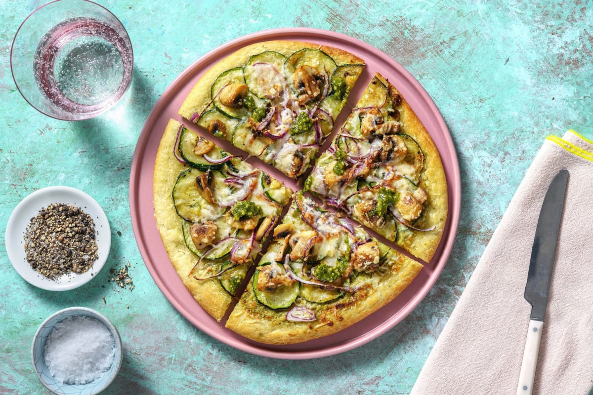 Pizza bianca sur un fond au chou-fleur