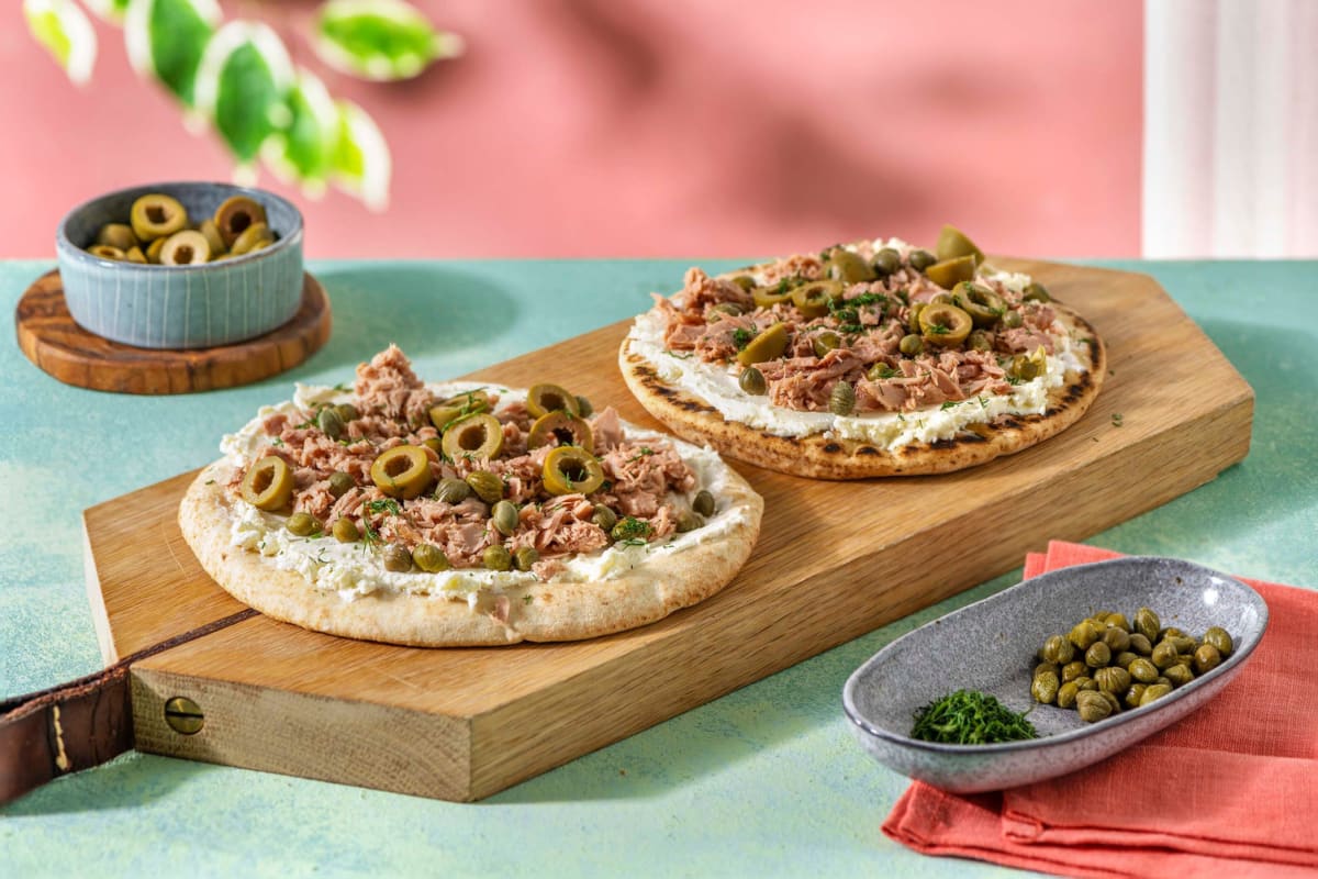 Pizzetta Tonno mit Kapern und Oliven